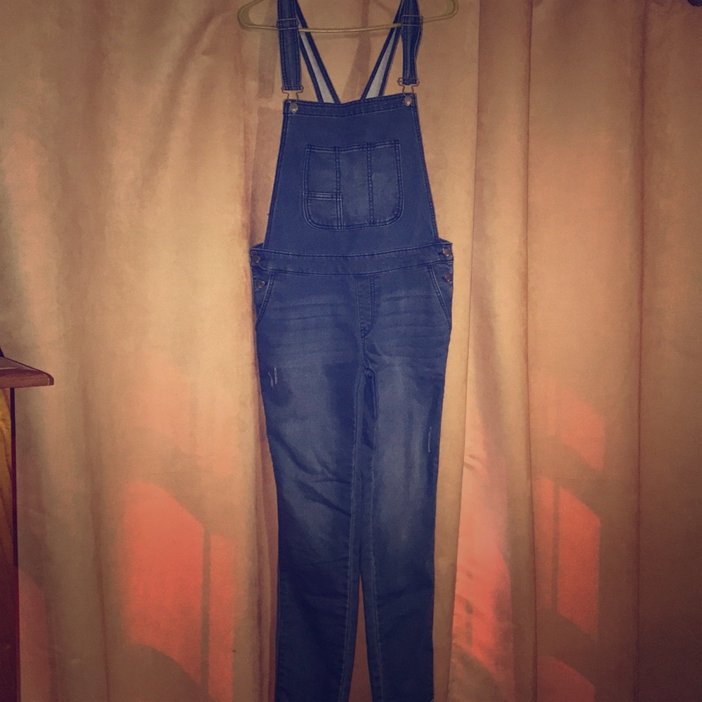 Overall jean bibs! Super cute! Make me an offer!
